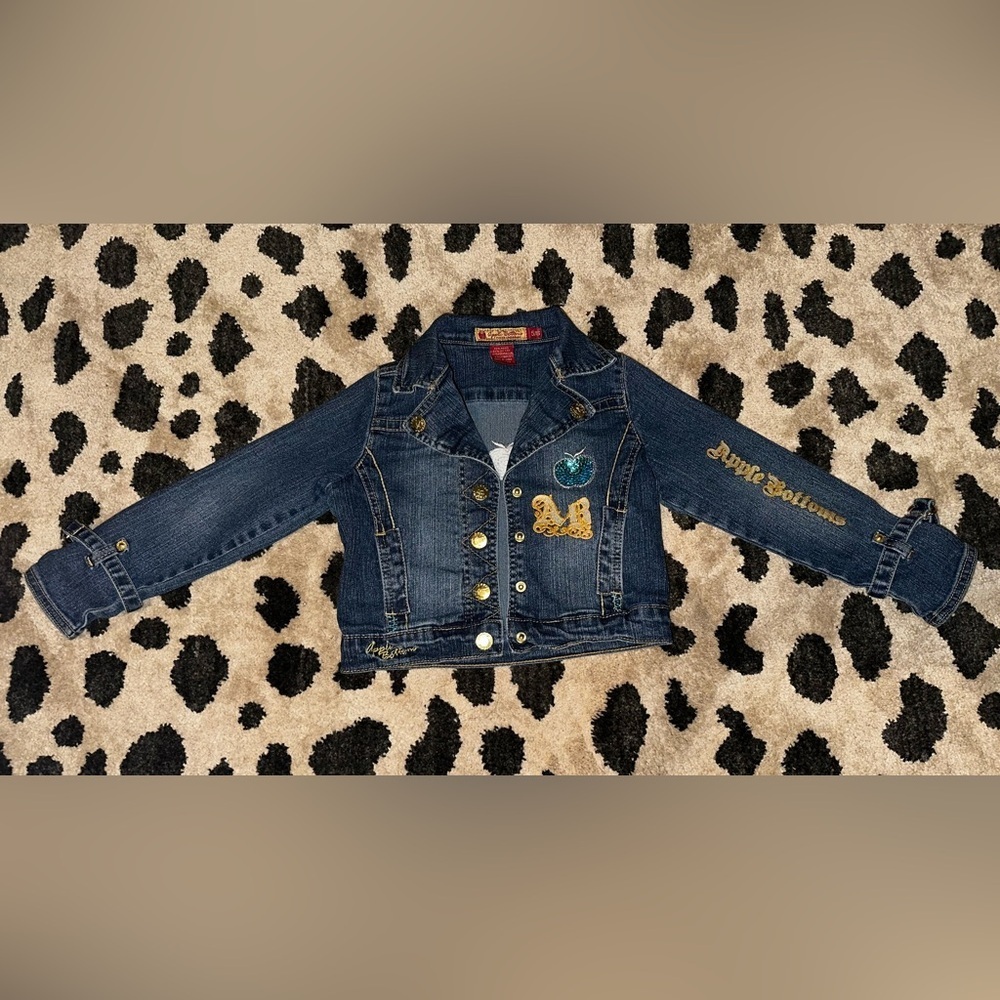 "Apple Bottoms" denim jacket for girls, size 5/6. Y2K-era fashion.